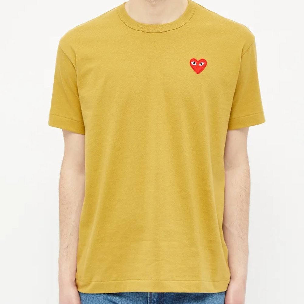 𝅺COMME DES GARCONS PLAY COLOUR SERIES LOGO TEE